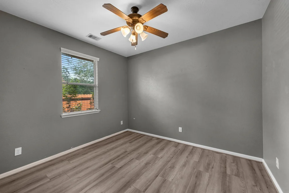 Photo of 1922 Vale Haven Drive
