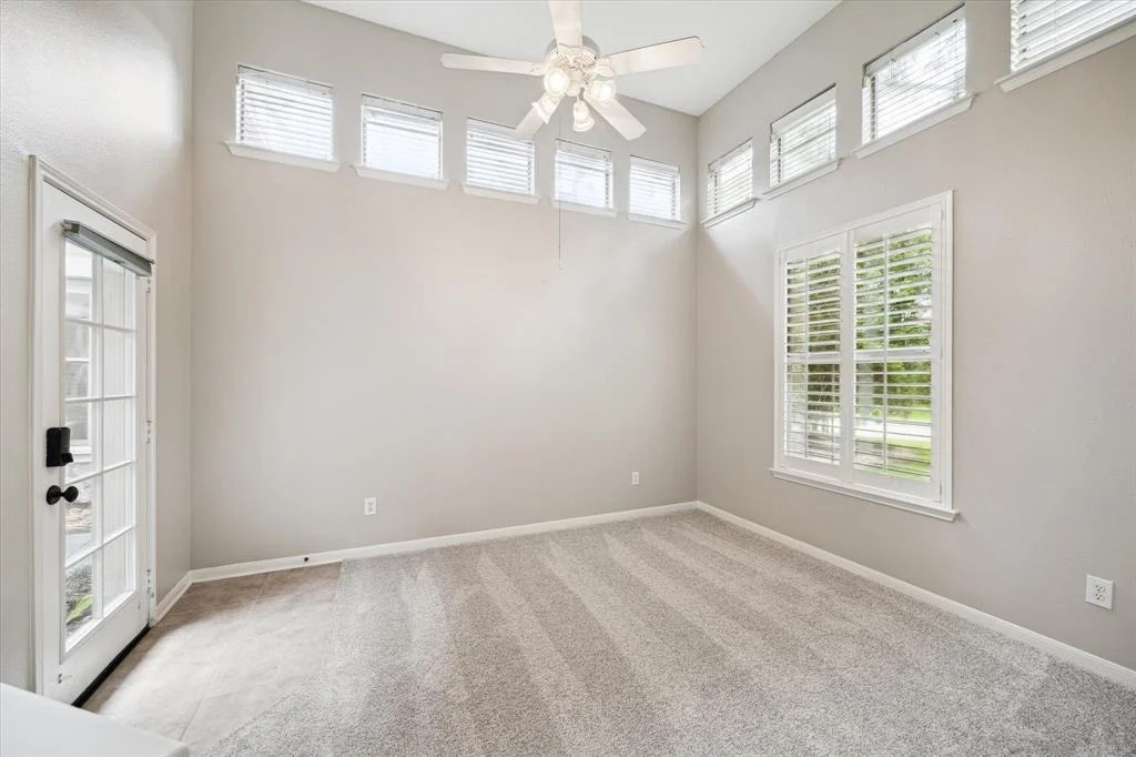 Photo of 74 E Beckonvale Circle