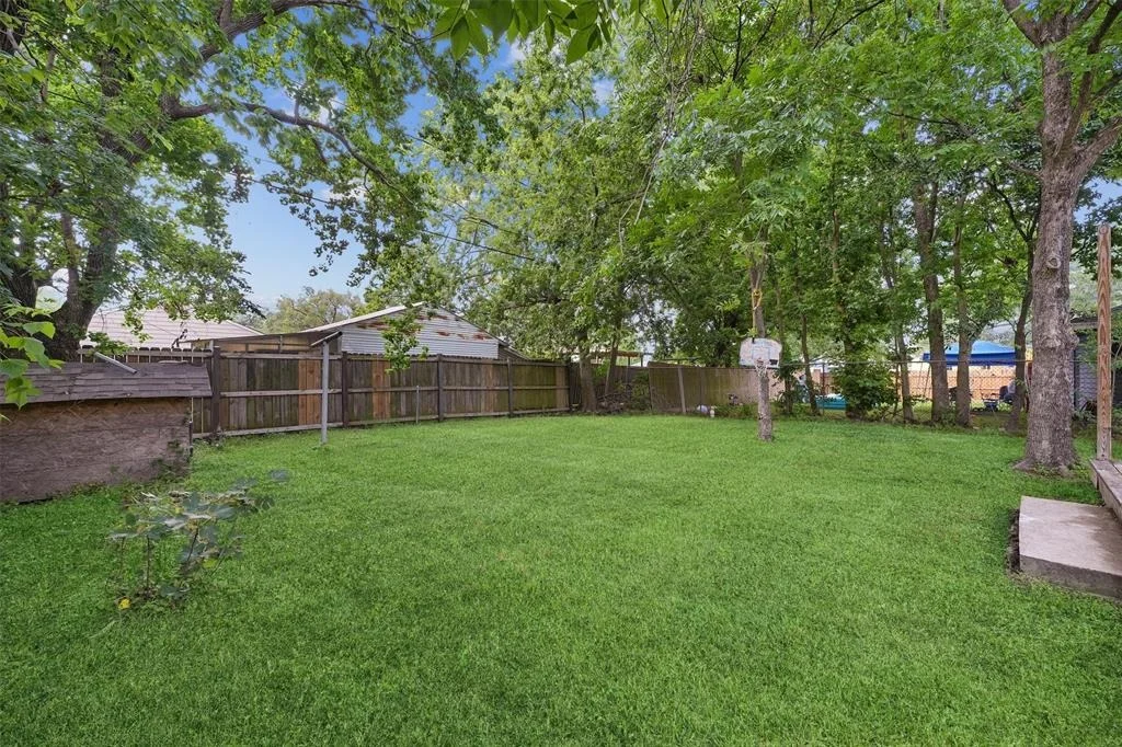 Photo of 2323 Marshall Street