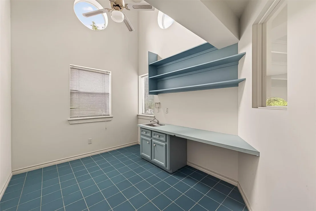Photo of 5437 Loch Lomond Drive