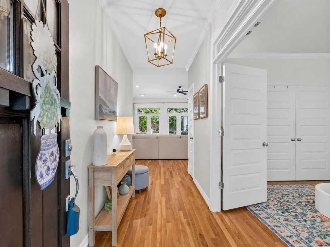 Photo of 1722 Chippendale Road