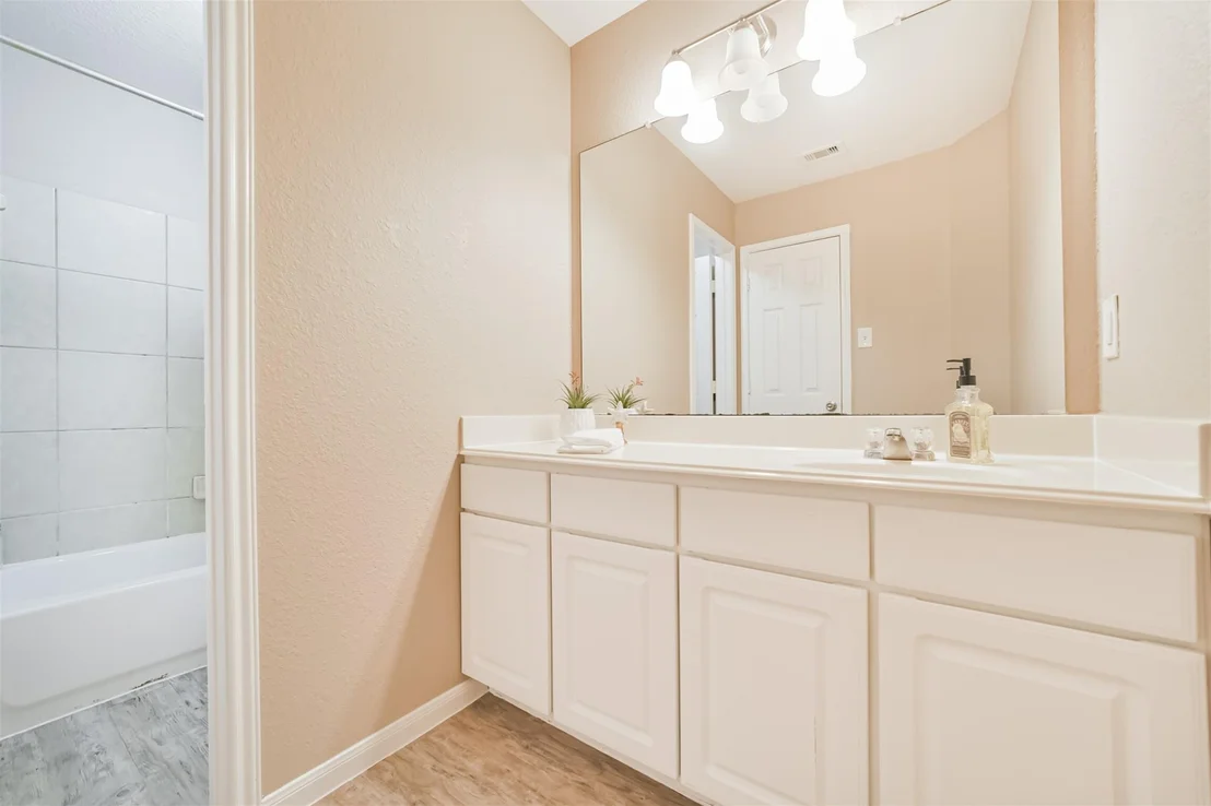 Photo of 16726 Warbler Drive