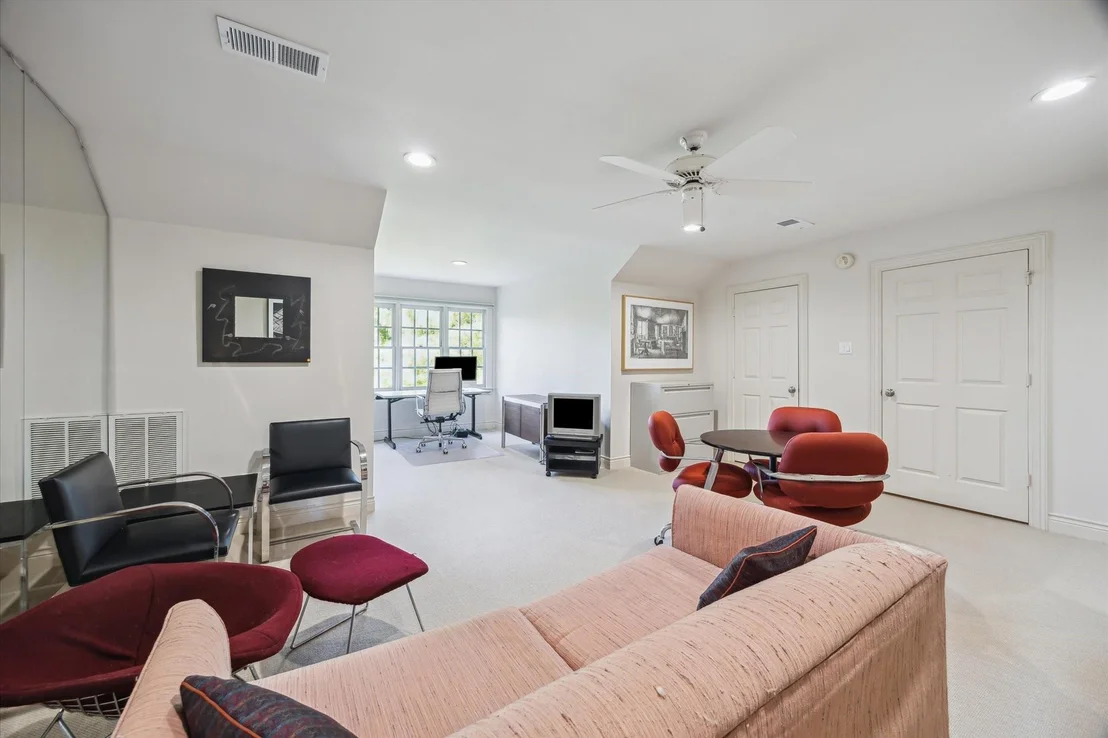 Photo of 18 Pinewold Circle