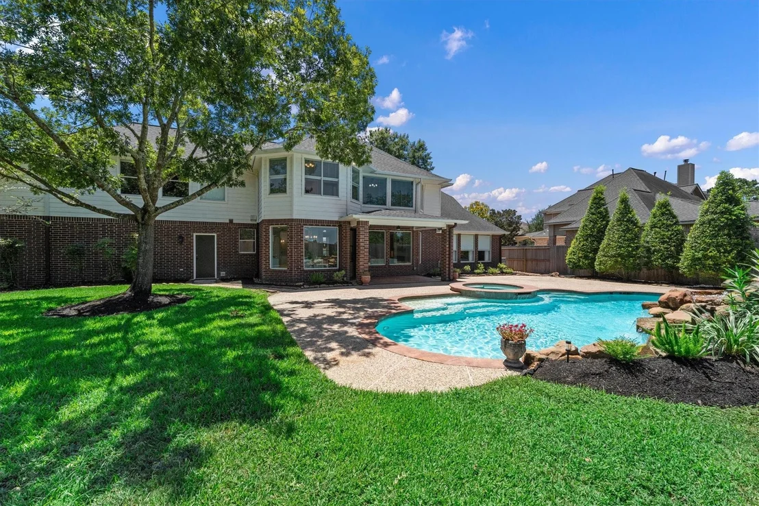 Photo of 15206 Hilltop View Drive