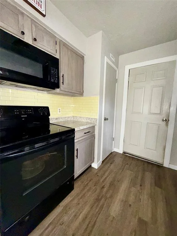 Photo of 4003 Hunnington Drive
