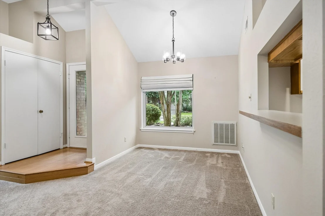 Photo of 46 Lakeridge Drive