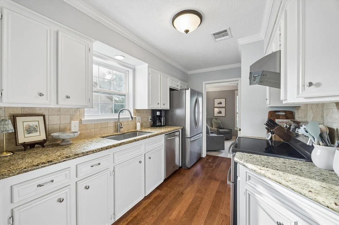 Photo of 12127 Waldemar Drive