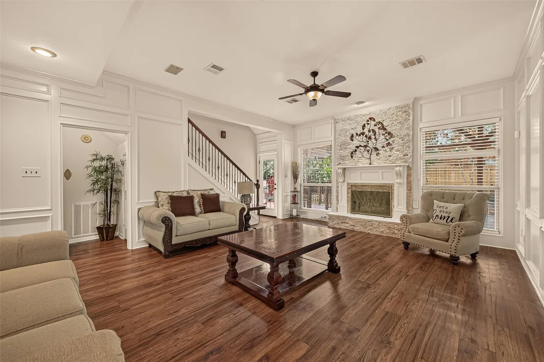Photo of 18331 Longcliffe Drive