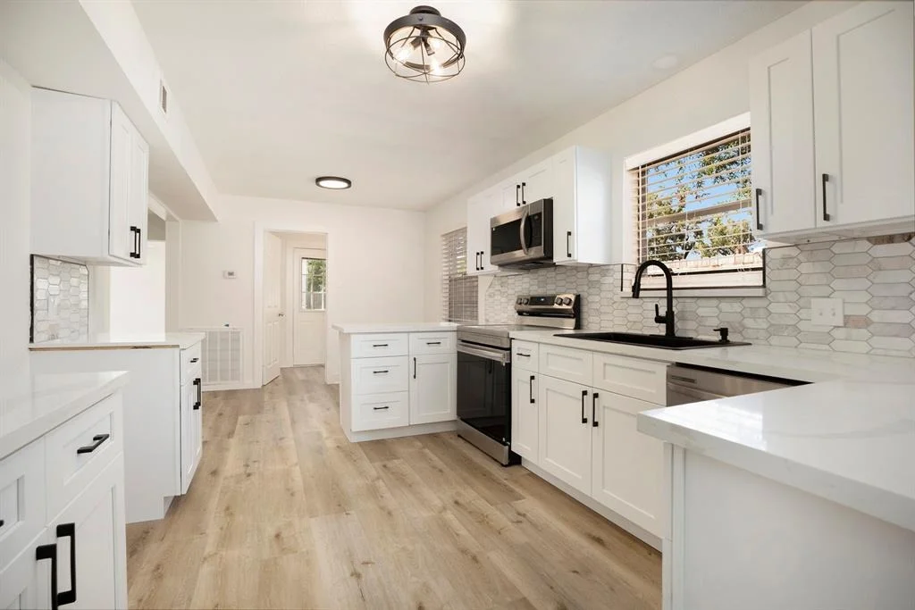 Photo of 223 Pin Oak Drive