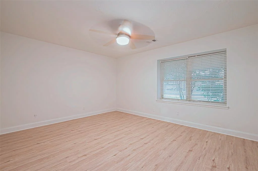 Photo of 9538 Meadowcroft Drive