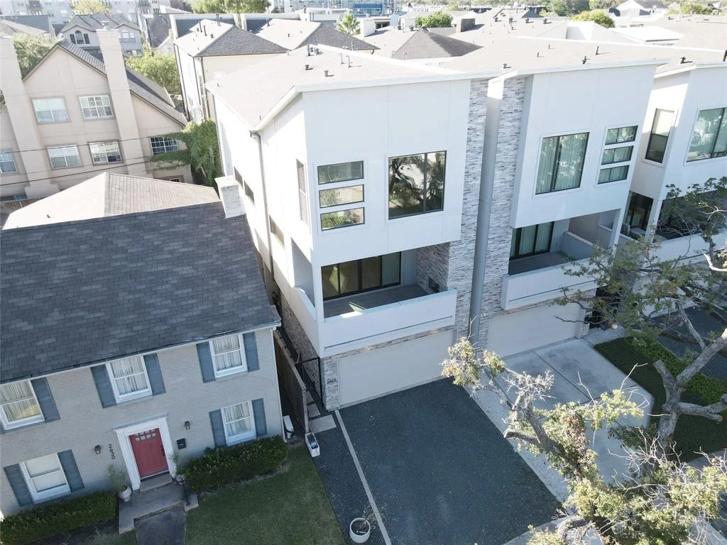 Photo of 2628 Greenbriar Drive