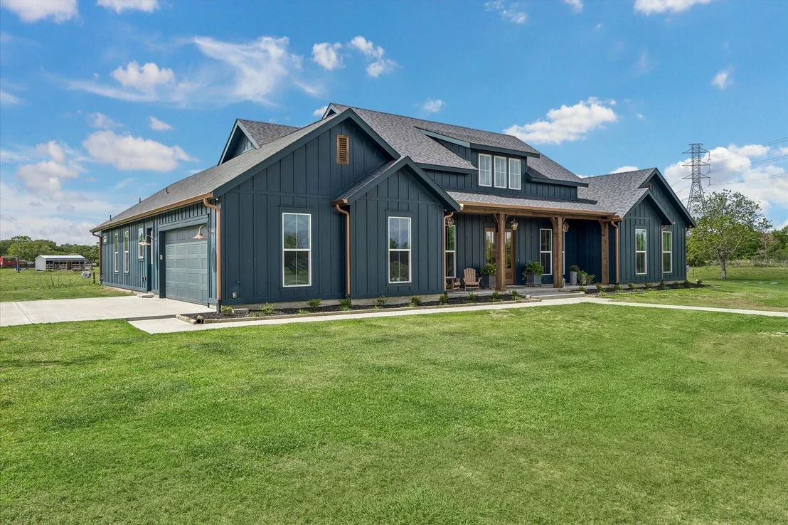 Photo of 2610 County Road 163
