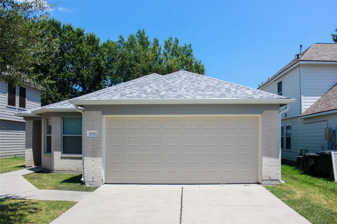 Photo of 16945 Scenic Knoll