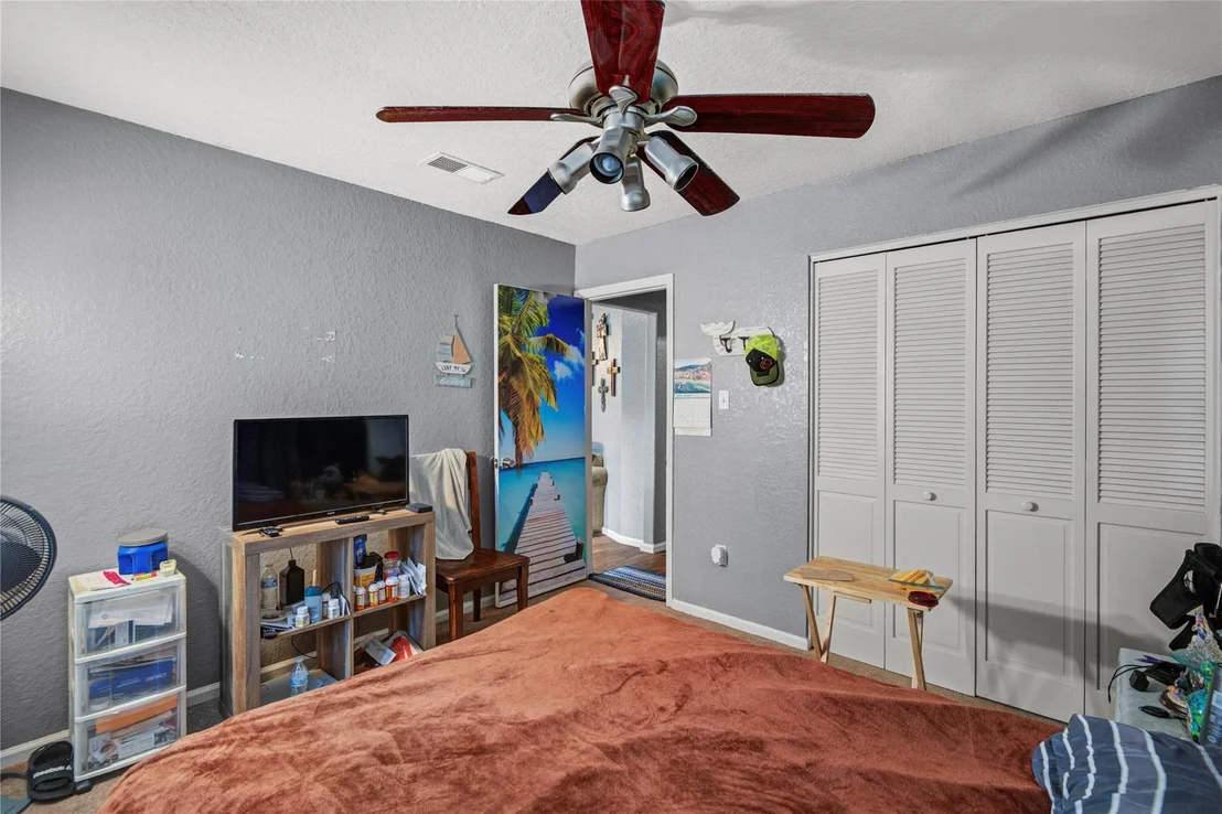 Photo of 700 N Plantation Drive