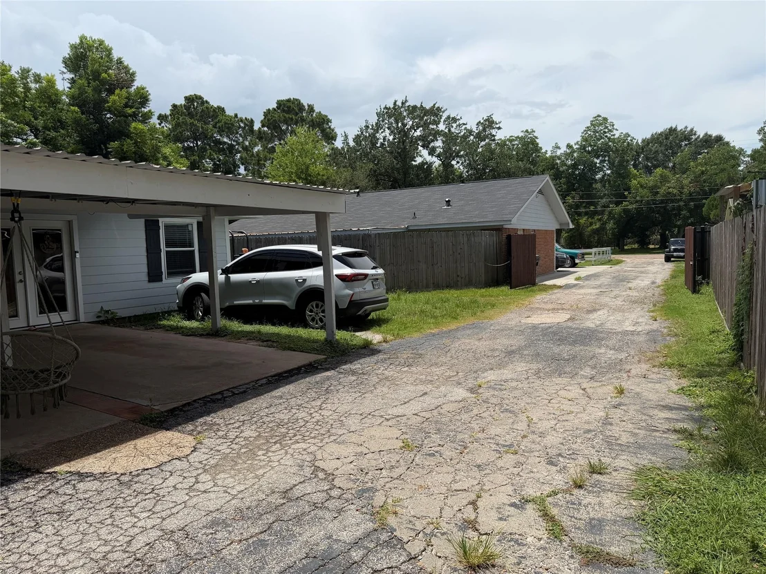 Photo of 9727 Radio Street