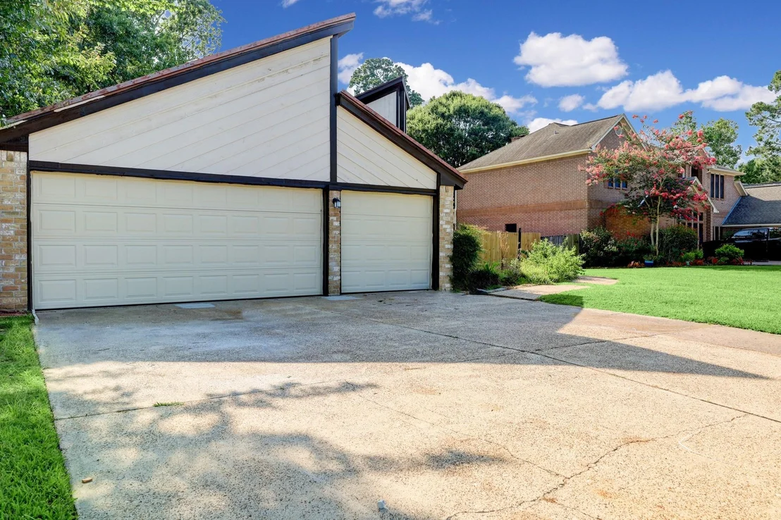 Photo of 20019 Legend Oak Drive