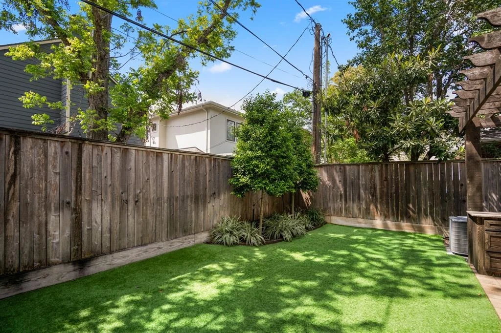 Photo of 6022 Lake Street