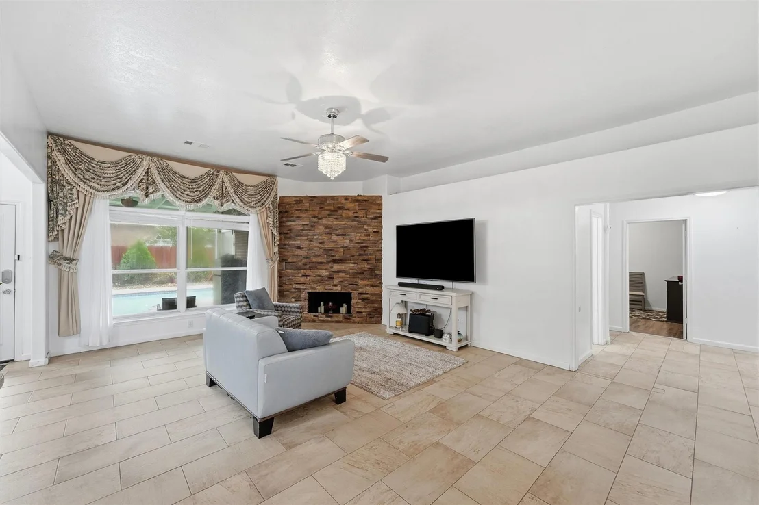 Photo of 20007 Powerscourt Drive
