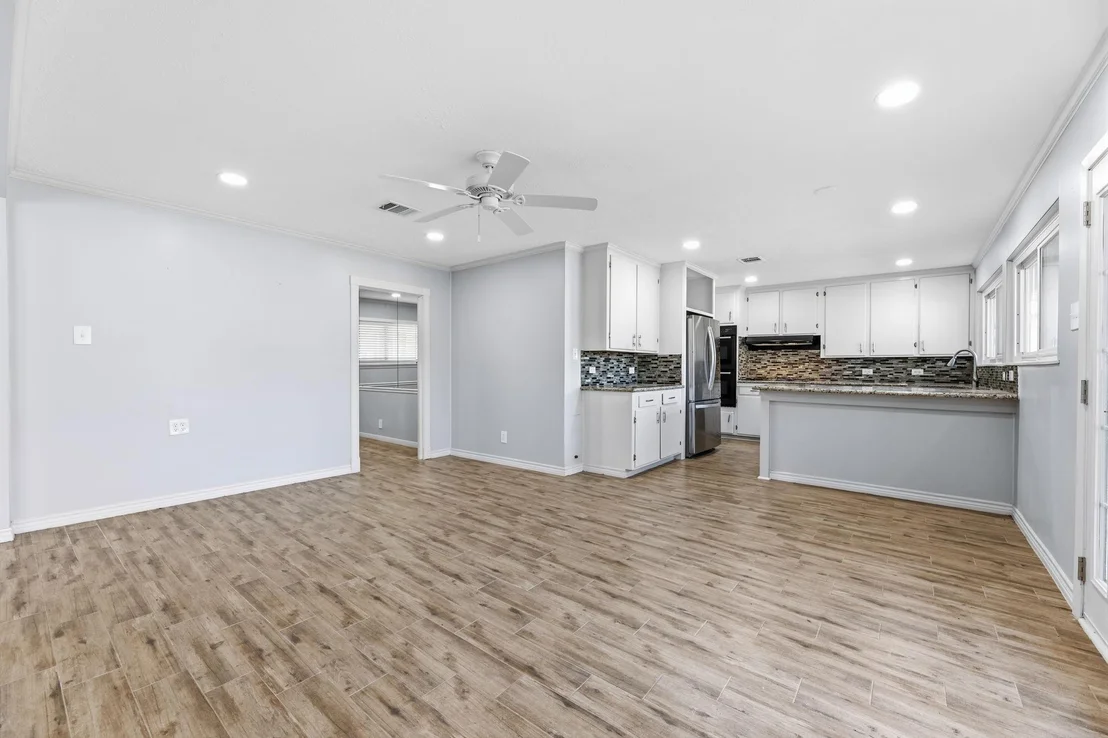 Photo of 9766 Westview Drive