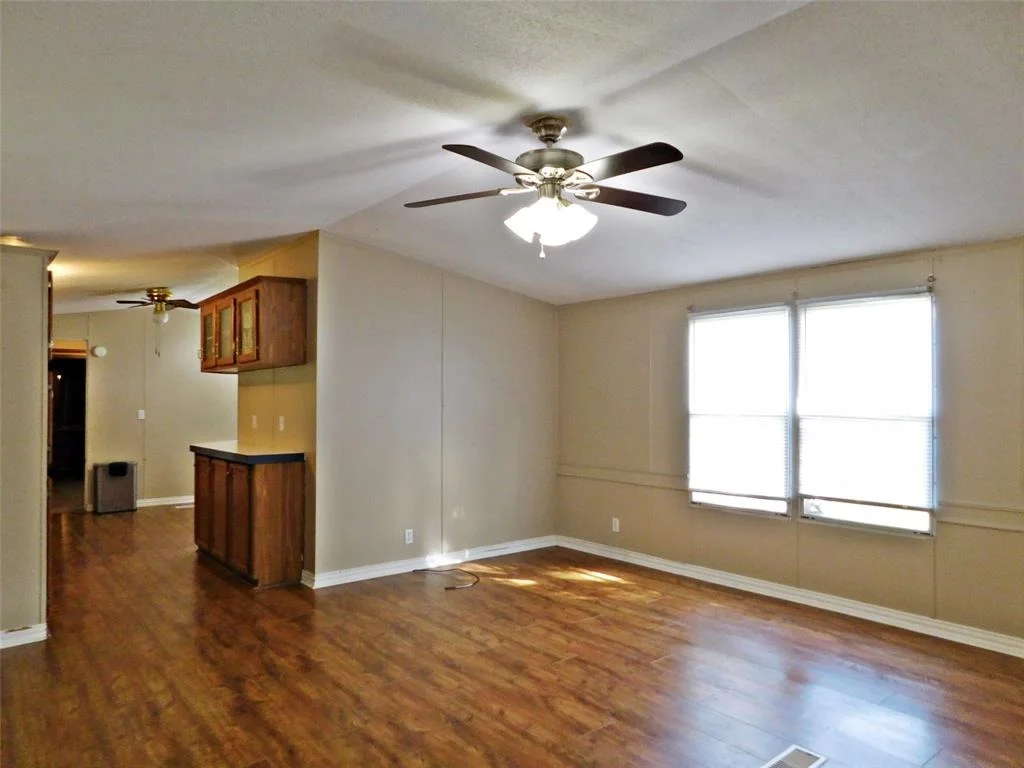 Photo of 5491 Front Street