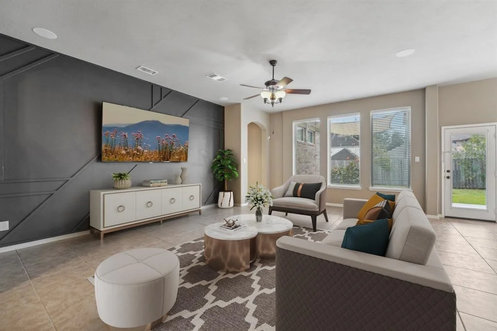 Photo of 2125 Mooncrest Drive