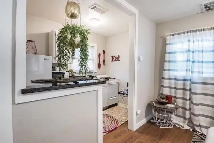 Photo of 1017 Milner