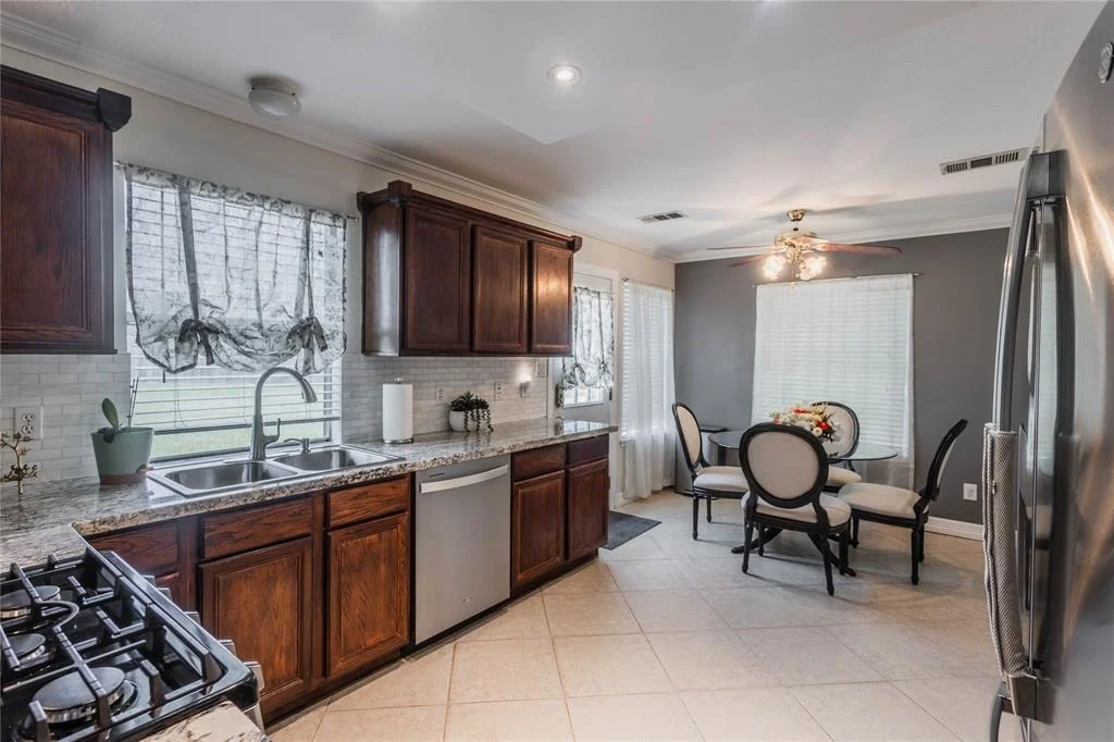 Photo of 6918 River Road
