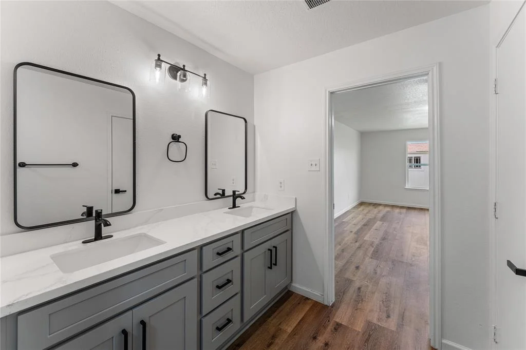 Photo of 7815 Brook Trail Circle