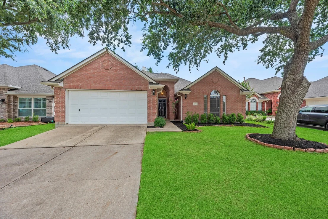 Photo of 210 Leisure Drive