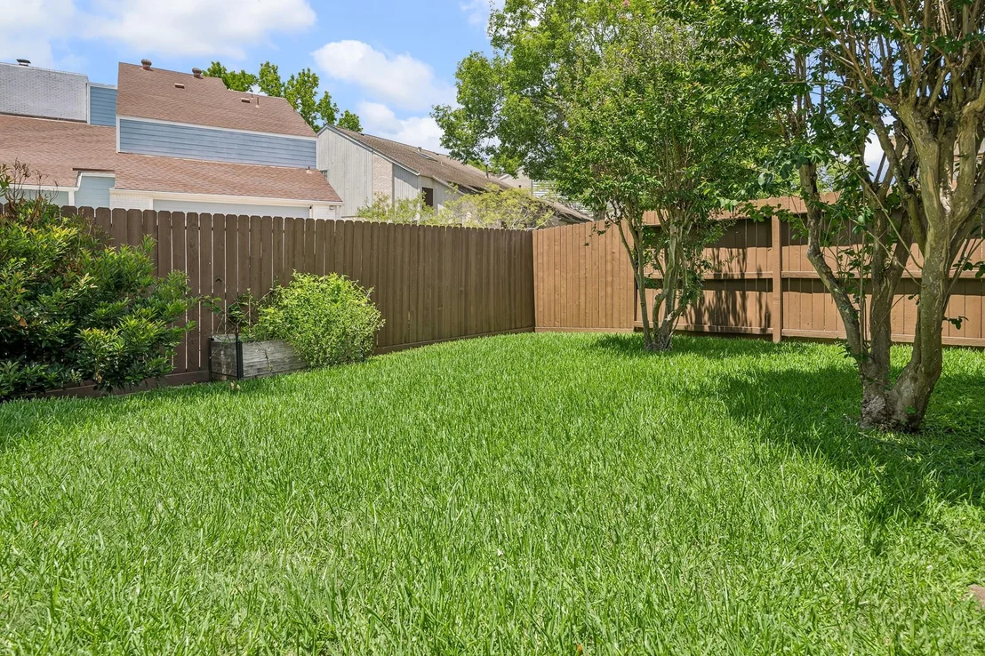 Photo of 922 Crossroads Drive
