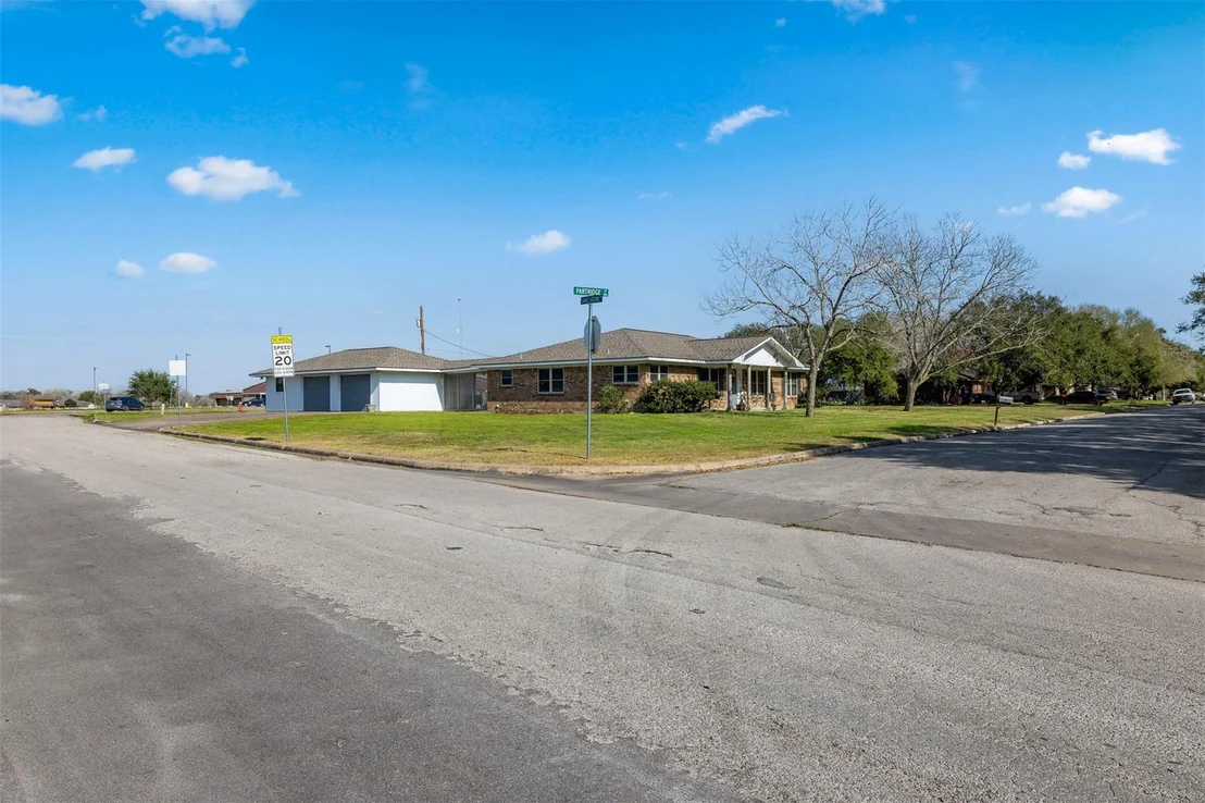 Photo of 727 Partridge Lane