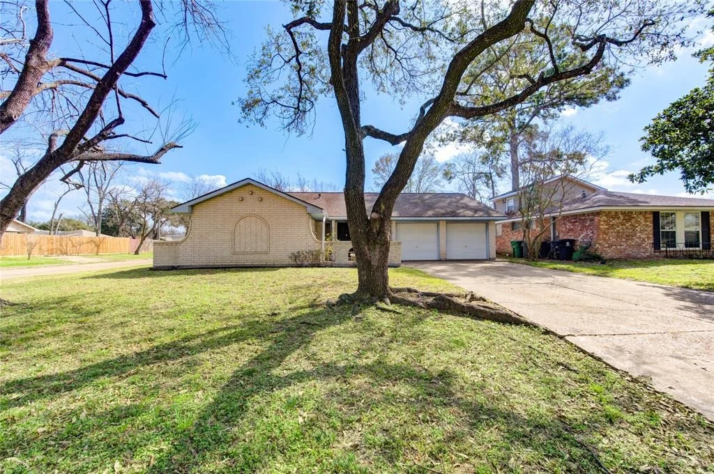 Photo of 6403 Oaknut Drive
