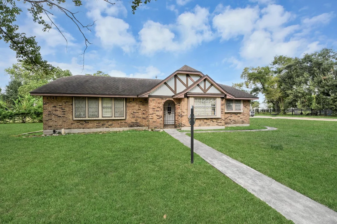 Photo of 4619 Frontier Drive