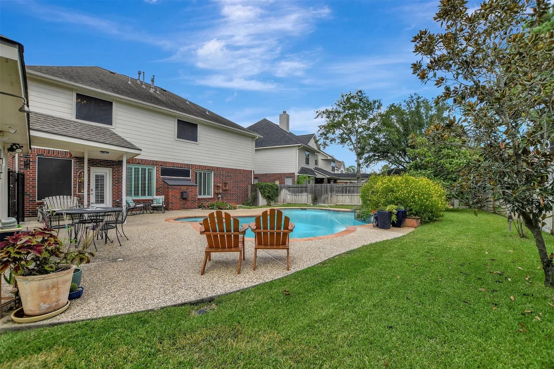 Photo of 15918 Lake Loop Drive