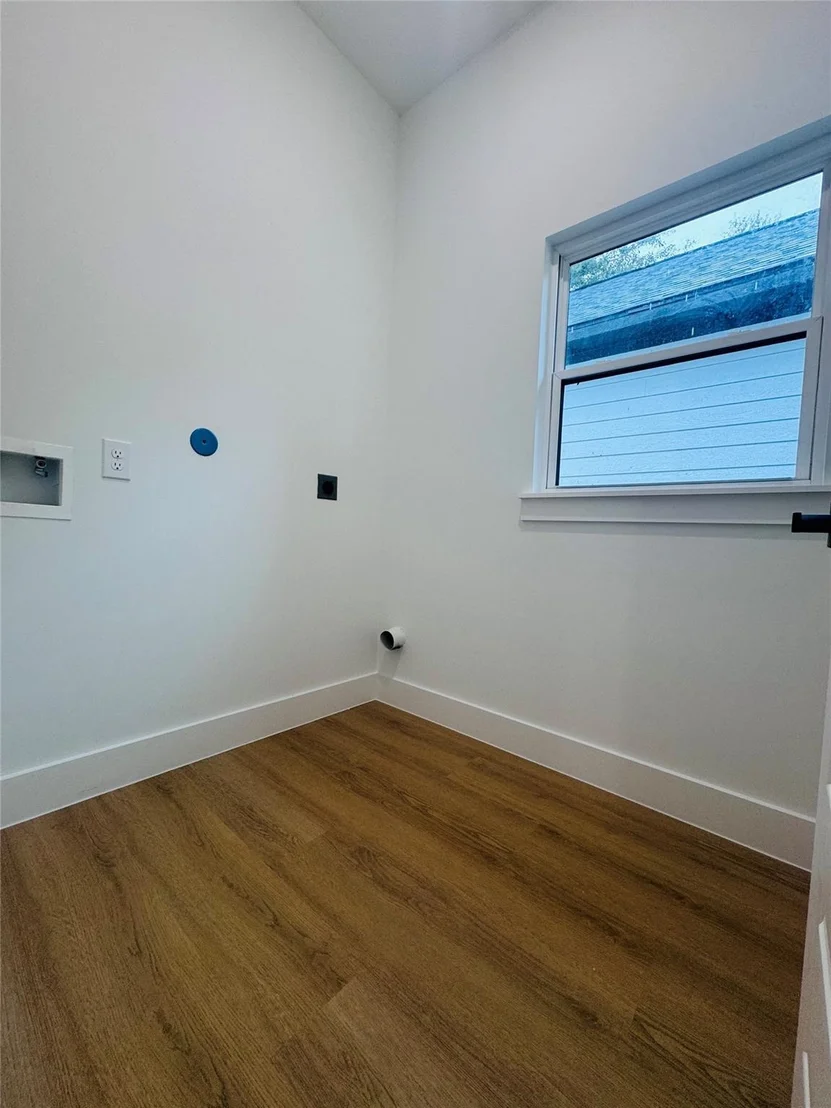 Photo of 135 Road 5203