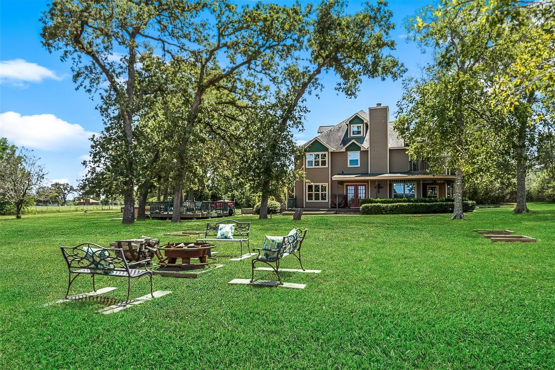 Photo of 25948 Nelson Road