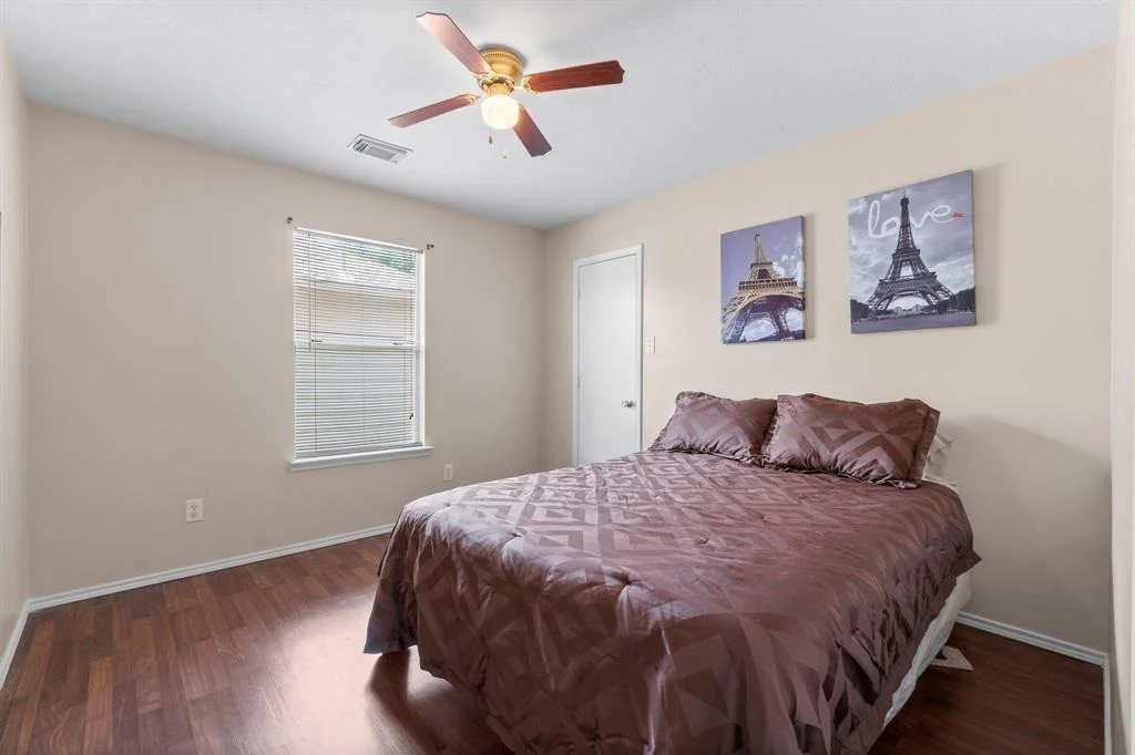 Photo of 16338 North Glade