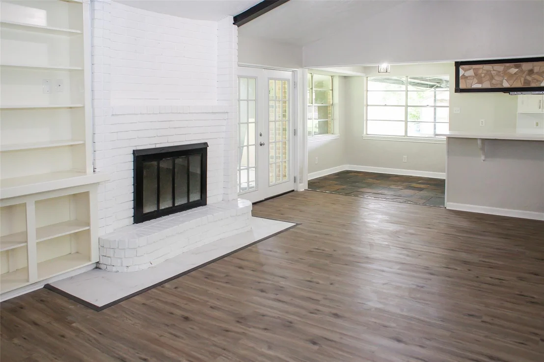 Photo of 912 Robinson Road