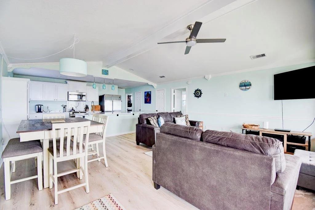 Photo of 1034 Bluewater Highway