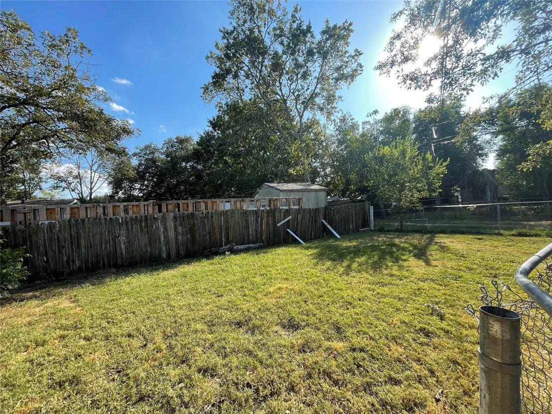 Photo of 1300 West Street