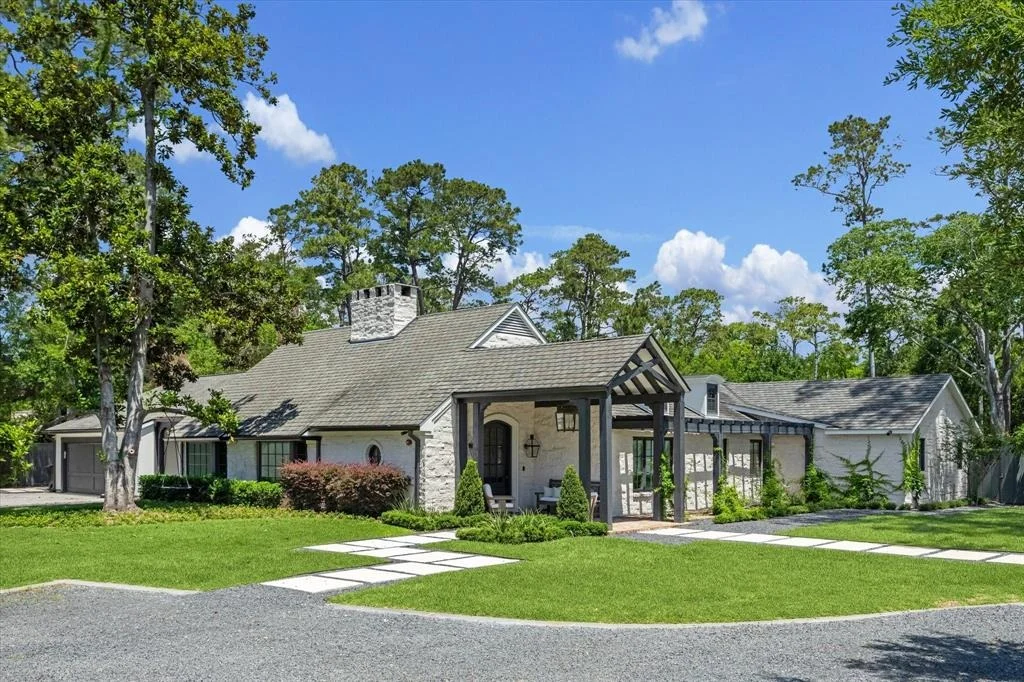 Photo of 225 Millbrook Street