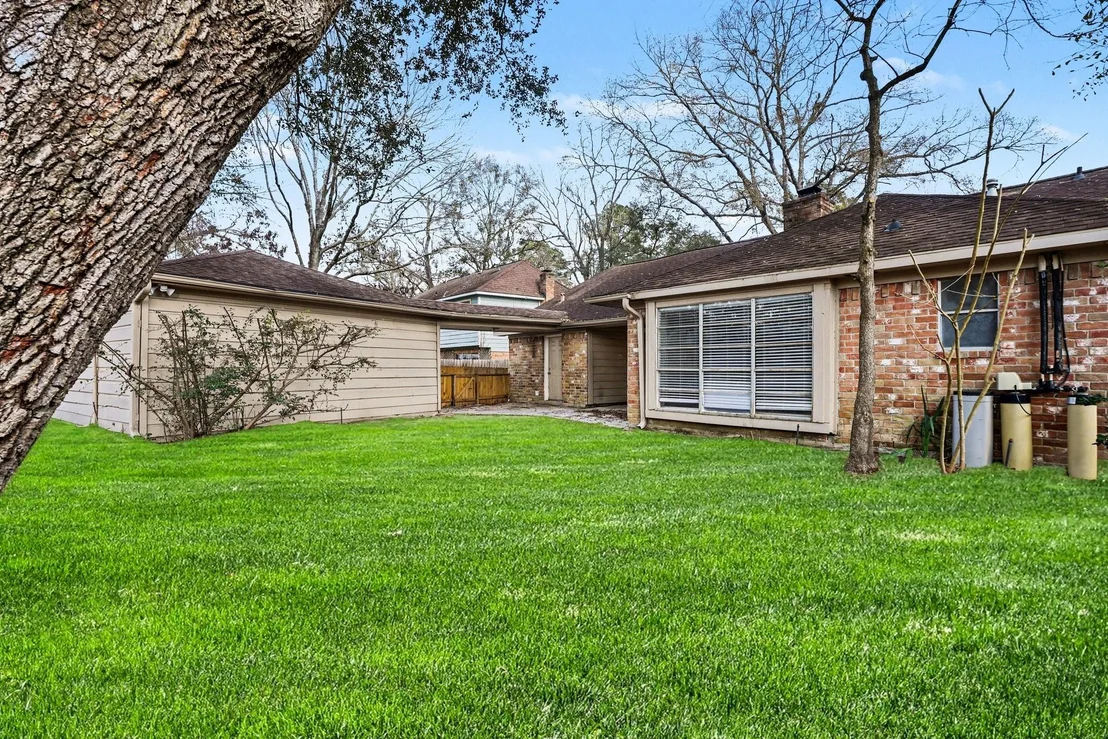 Photo of 2067 SE Shadow Rock Drive