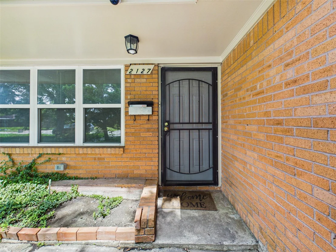 Photo of 2127 Nell Street