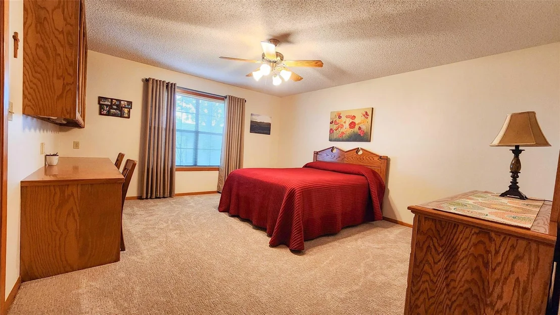 Photo of 847 Oliver Road