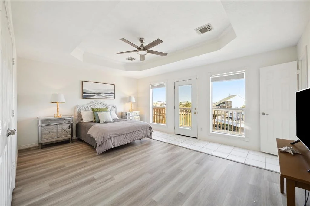 Photo of 210 Easterly