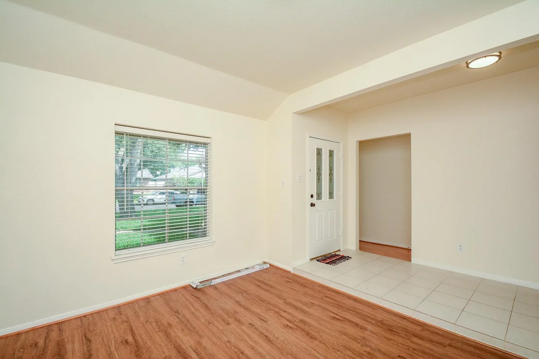 Photo of 9502 Coast Bridge Street