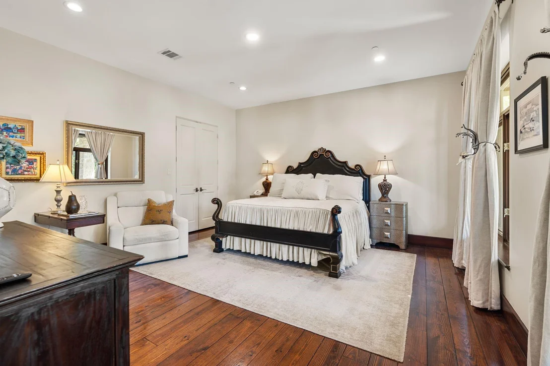 Photo of 354 Piney Point Road