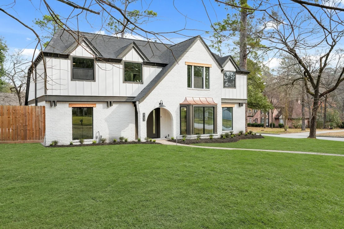 Photo of 6102 Knollview Drive