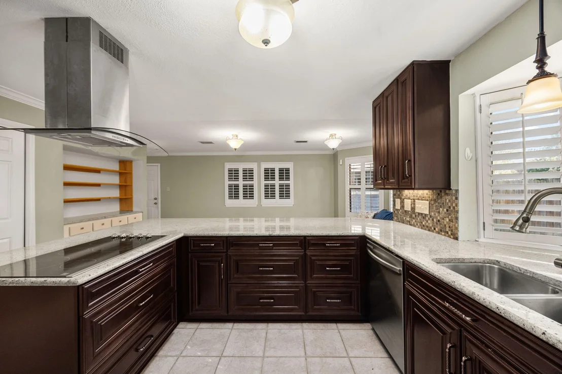 Photo of 12422 Millvan Drive