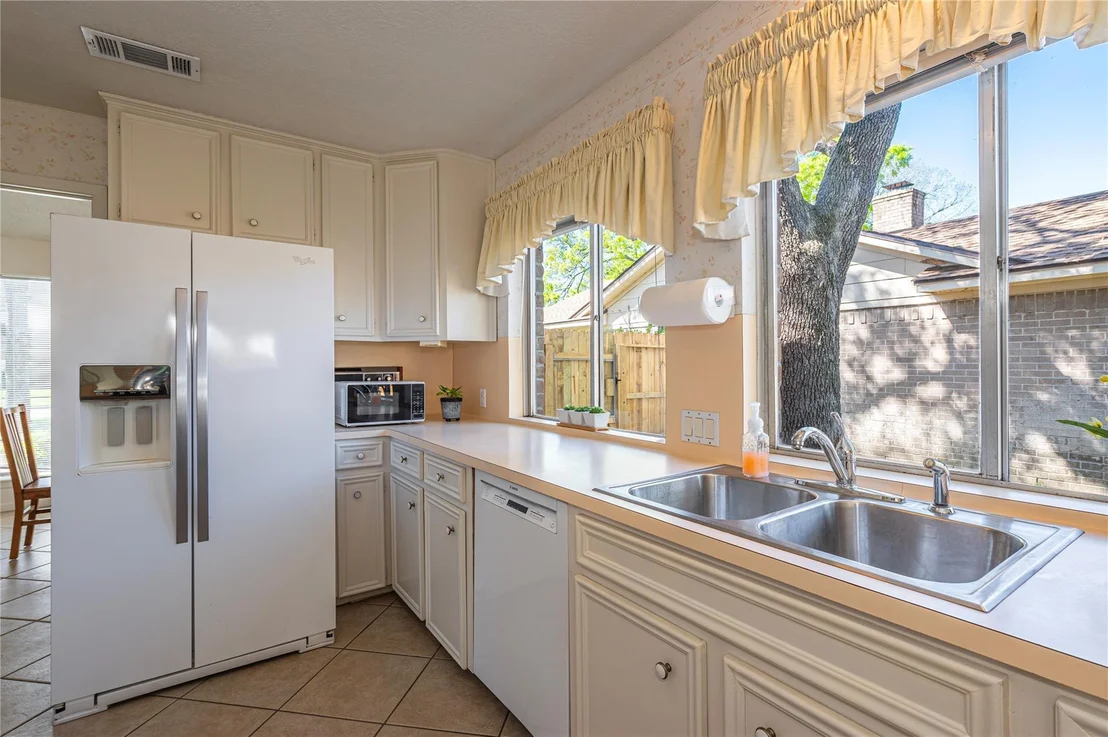 Photo of 16419 Laurelfield Drive